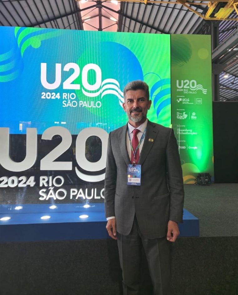 El intendente capitalino, Ulpiano Suarez. Foto: X @UlpianoSuarez