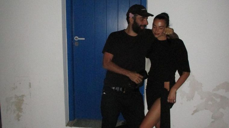 Dua Lipa y Romain Gavras En Grecia Foto: @dualipa