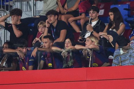 La cantante fue vista en el partido de Barcelona y crecen las especulaciones. Créditos: X / Nicki data La cantante fue vista en el partido de Barcelona y crecen las especulaciones. Créditos: X / Nicki data