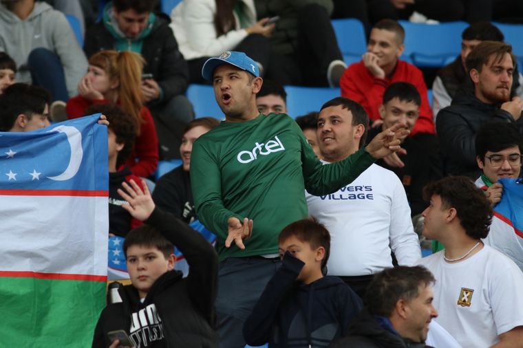 Abdullah alentó sin parar a su selección Foto: Maximiliano Ríos / MDZ