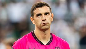 El arquero argentino podría perderse el duelo ante Burnley y los amistosos de octubre con la Selección. El arquero argentino podría perderse el duelo ante Burnley y los amistosos de octubre con la Selección.