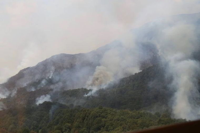 Los incendios no dan tregua en el Parque Nacional Nahuel Huapi Foto: Noticias Argentinas