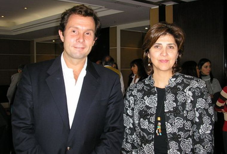 Alberto Arizu, presidente de Wines of Argentina, y María Ángela Holguín, directora de la CAF. Foto: Gentileza