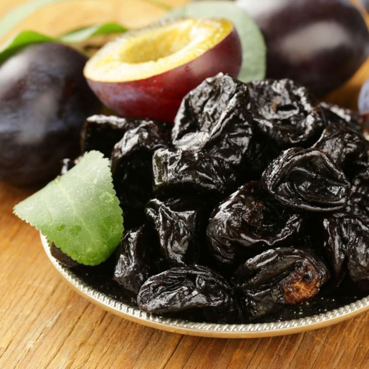Desayunar ciruelas a partir de los 50 años trae diversos beneficios para la salud Foto: Shutterstock Desayunar ciruelas a partir de los 50 años trae diversos beneficios para la salud Foto: Shutterstock