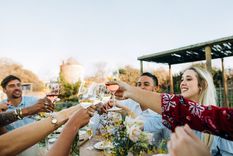 Pasan por un divorcio y vienen a Mendoza a celebrar el inicio de esa nueva etapa. Foto: Canva