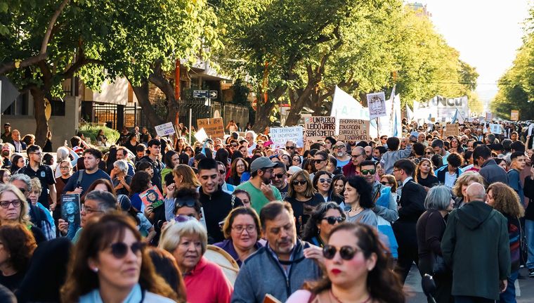 El gobierno tomó nota de la masiva movilización Foto: Santiago Tagua/MDZ