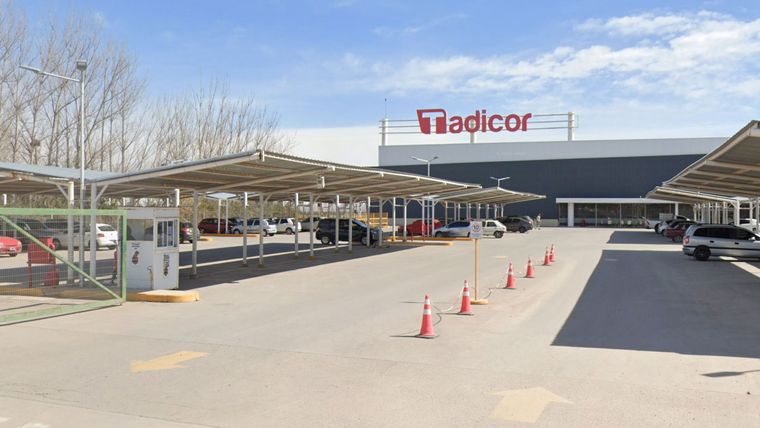El hipermercado Tadicor se inundó en San Martín.