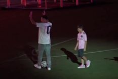 El momento del hermoso caño. Foto: Captura El momento del hermoso caño. Foto: Captura