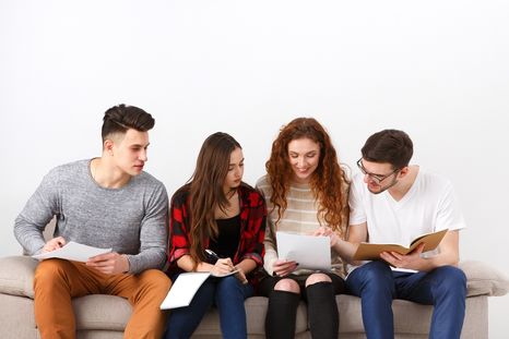 La inteligencia artificial analiza qué estudiar para mantenerse vigente en el mercado laboral. La inteligencia artificial analiza qué estudiar para mantenerse vigente en el mercado laboral.