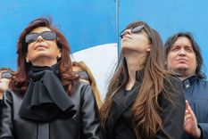 Cristina Fernández junto a sus hijos, Florencia y Máximo Kirchner.