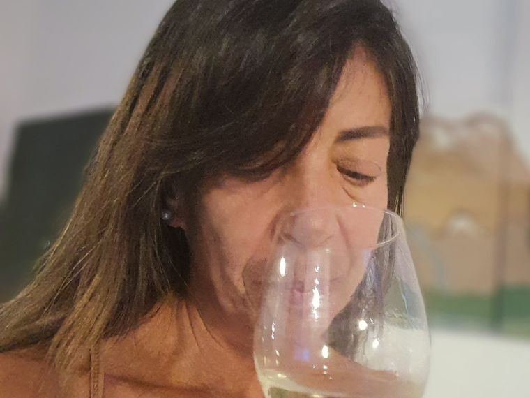 Retirada de la industria olivícola, la periodista Fabiana Neuilly pergeñó pool Valle de Medrano, en Zona Este. Retirada de la industria olivícola, la periodista Fabiana Neuilly pergeñó pool Valle de Medrano, en Zona Este.