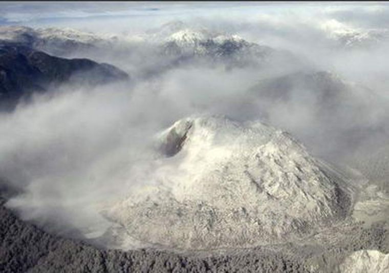 Temen que la erupción del Chaitén se prolongue por años y de manera cíclica. Foto: La Tercera