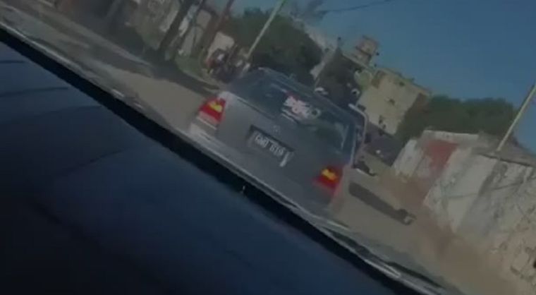 El curioso cortejo fúnebre se registró en la localidad bonaerense de Ciudad Evita.