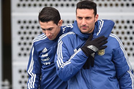 Di María llenó de elogios a Scaloni. Di María llenó de elogios a Scaloni.