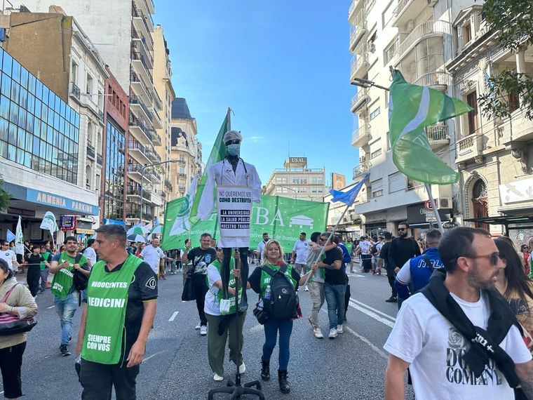 Marcha en defensa de las universidades nacionales del último 23 de abril Foto: Victoria Urruspuru