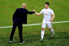 Luka Jovic junto a Zidane. EFE Foto: EFE