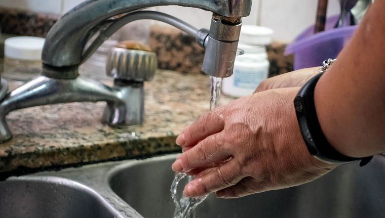 Podría faltar el agua este sábado Foto: Santiago Tagua/MDZ