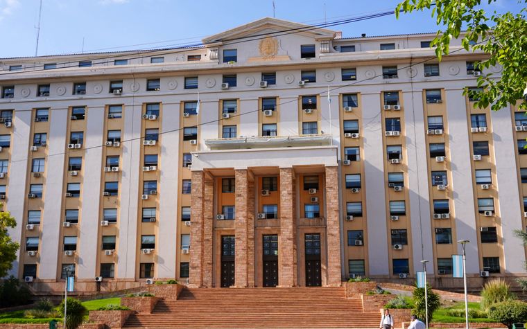 El llamado a concursos del Estado es para cubrir puestos destinados a contadores e ingenieros.