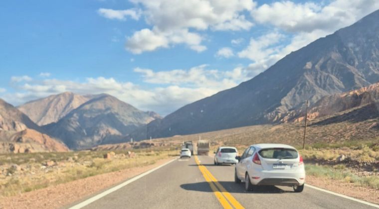 Las maniobras imprudentes son cada vez más frecuentes en la Ruta 7. Foto: Gentileza