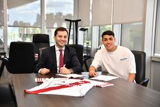 Stefano Di Carlo esstuvo pressente en la renovación de Lencina; Gallardo no.