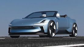 La marca Volvo presenta por primera vez un auto deportivo eléctrico y convertible de este tipo, que compite con el Tesla Roadster. Foto: Inside EVs - https://cdn.motor1.com/images/mgl/W81wQr/s3/polestar-o2-concept.jpg