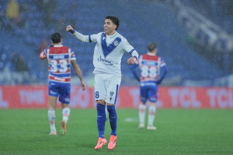 Maher Carrizo renovará su contrato con Vélez. Maher Carrizo renovará su contrato con Vélez.