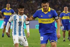 Aimar y Riquelme durante la fiesta del ídolo de Boca. Foto: Twitter @EternoDiez