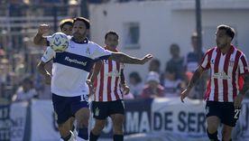 Gimnasia y Estudiantes se enfrentan en un histórico clásico platense en el Bosque. Gimnasia y Estudiantes se enfrentan en un histórico clásico platense en el Bosque.
