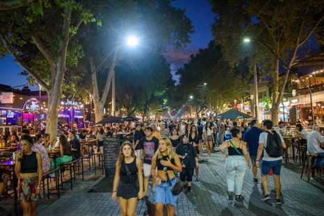 El evento será con entrada libre y gratuita y reunirá a miles de mendocinos y turistas. El evento será con entrada libre y gratuita y reunirá a miles de mendocinos y turistas.