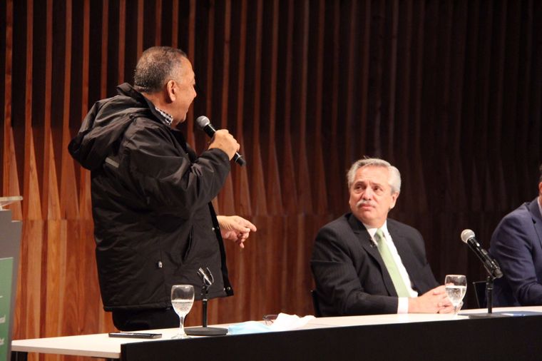 Luis D Elía acompañó hoy a Alberto Fernández en el CCK.