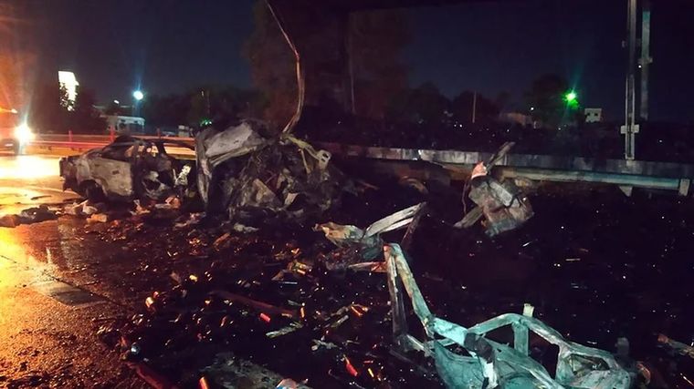 Así quedaron los vehículos accidentados en Panamericana tras incendiarse
