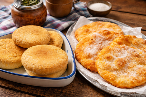 Si pensás en sabores bien mendocinos, ¿con cuál te quedás? Ingresá a la nota y votá. (Imagen generada con IA). Si pensás en sabores bien mendocinos, ¿con cuál te quedás? Ingresá a la nota y votá. (Imagen generada con IA).