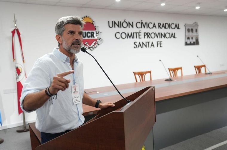 Ulpiano Suarez habló de alternativa al gobierno nacional en un encuentro de la UCR Ulpiano Suarez habló de alternativa al gobierno nacional en un encuentro de la UCR