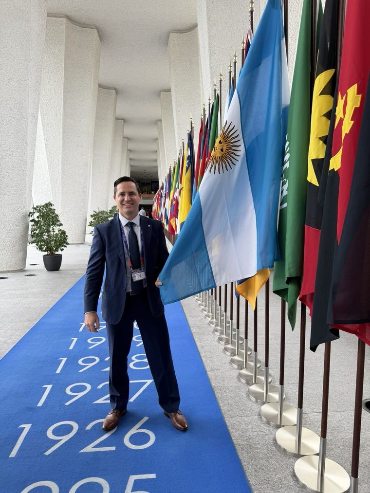 Estoy en Ginebra. Participo de la 114ª Conferencia Internacional del Trabajo de la Organización Internacional del Trabajo (OIT). Estoy en Ginebra. Participo de la 114ª Conferencia Internacional del Trabajo de la Organización Internacional del Trabajo (OIT).