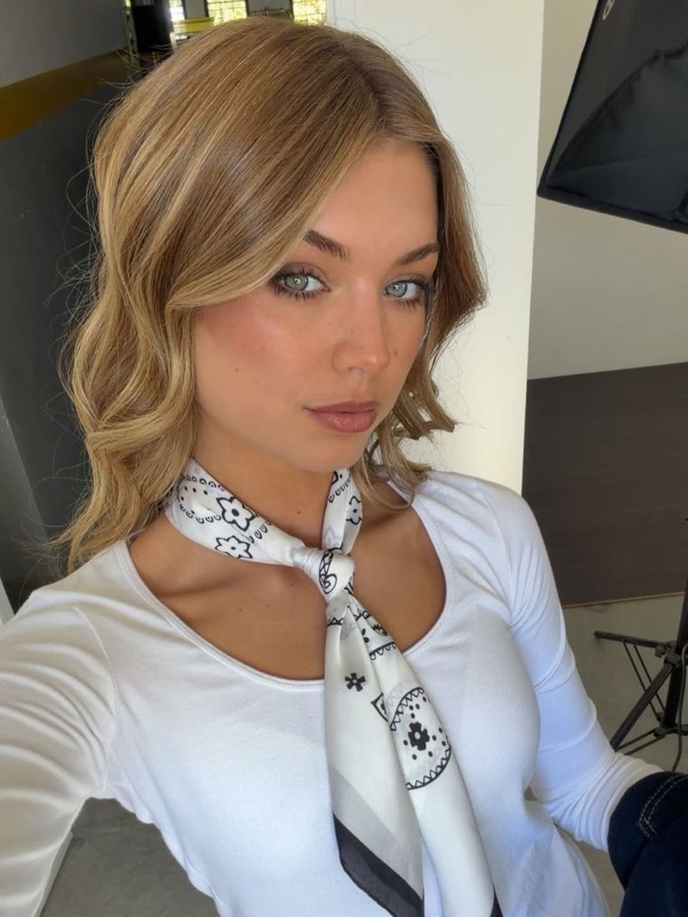 Chau Evangelina Anderson, hola Renata Mónaco. Chau Evangelina Anderson, hola Renata Mónaco. 