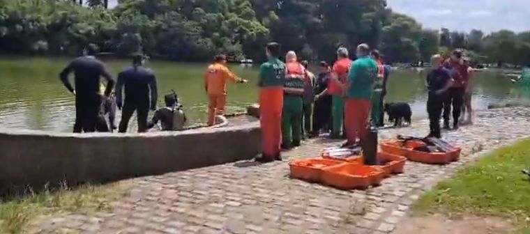 El hecho ocurrió en Figueroa Alcorta y Pampa, frente al monumento a Fangio. Foto: Captura de pantalla