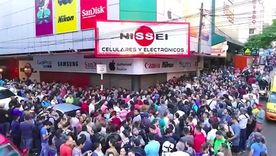 multitudes cruzan a paraguay por el black friday de ciudad del este multitudes cruzan a paraguay por el black friday de ciudad del este