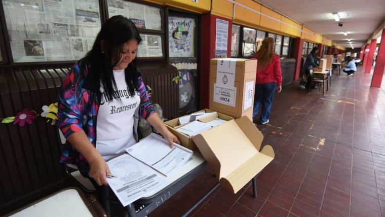 Con la Boleta Única de Papel, el presidente de mesa será la máxima autoridad en cada mesa de votación. Con la Boleta Única de Papel, el presidente de mesa será la máxima autoridad en cada mesa de votación.
