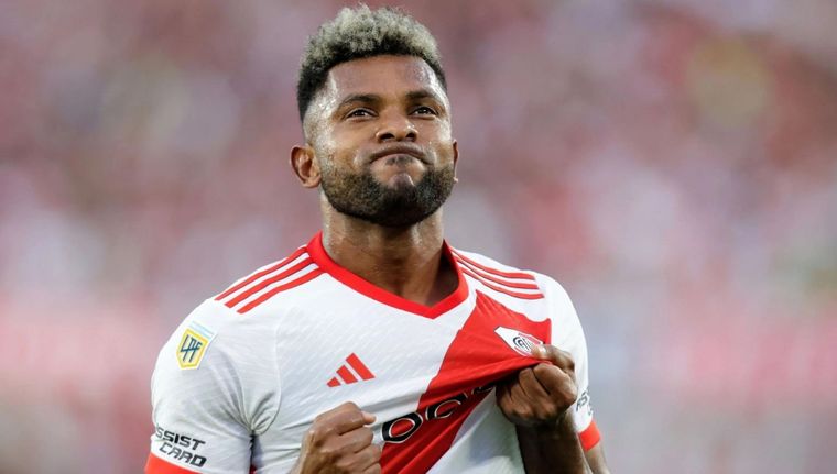 El delantero del Millonario no para de convertir goles y mete presión en Colombia. Foto: EFE