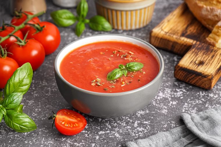 Esta receta es tan versátil que podés servirla caliente en invierno o fría, tipo gazpacho en verano. Esta receta es tan versátil que podés servirla caliente en invierno o fría, tipo gazpacho en verano.