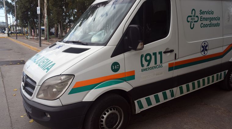 El joven herido fue asistido por médicos del SEC. Foto: ALF PONCE MERCADO / MDZ