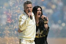 Robbie Williams y Laura Pausini hacen historia. Robbie Williams y Laura Pausini hacen historia.