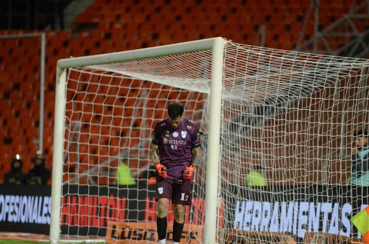 Rago y una noche histórica para el Celeste. Foto: @TemperleyOK