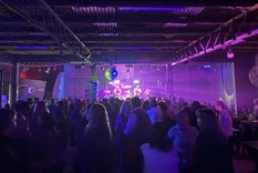 El Manjar Bailable es un boliche conocido en San Martín entre los adultos mayores. El Manjar Bailable es un boliche conocido en San Martín entre los adultos mayores.