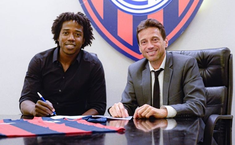 La Roca Sánchez dejará de ser el mánager de San Lorenzo. La Roca Sánchez dejará de ser el mánager de San Lorenzo.