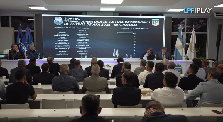 Con la presencia de los principales dirigentes, la Liga Profesional sorteó los grupos de la temporada 2026.&nbsp;
