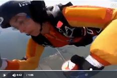 paracaidista Rusia Captura del dramático video filmado en Rusia. Foto: Captura de pantalla. paracaidista Rusia Captura del dramático video filmado en Rusia. Foto: Captura de pantalla.