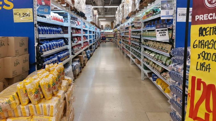 El consumo en supermercados sigue muy por debajo del 2023 Foto: Santiago Tagua/MDZ