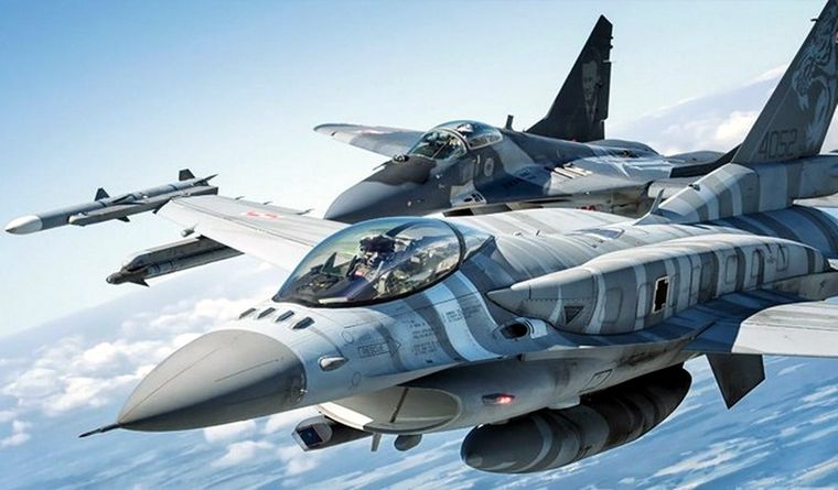 Cazas como estos F-16 pretende Ucrania. Foto: FJW.