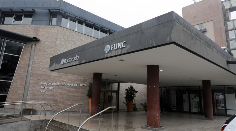 Quiénes son los precandidatos para las elecciones en la UNCuyo. Quiénes son los precandidatos para las elecciones en la UNCuyo.